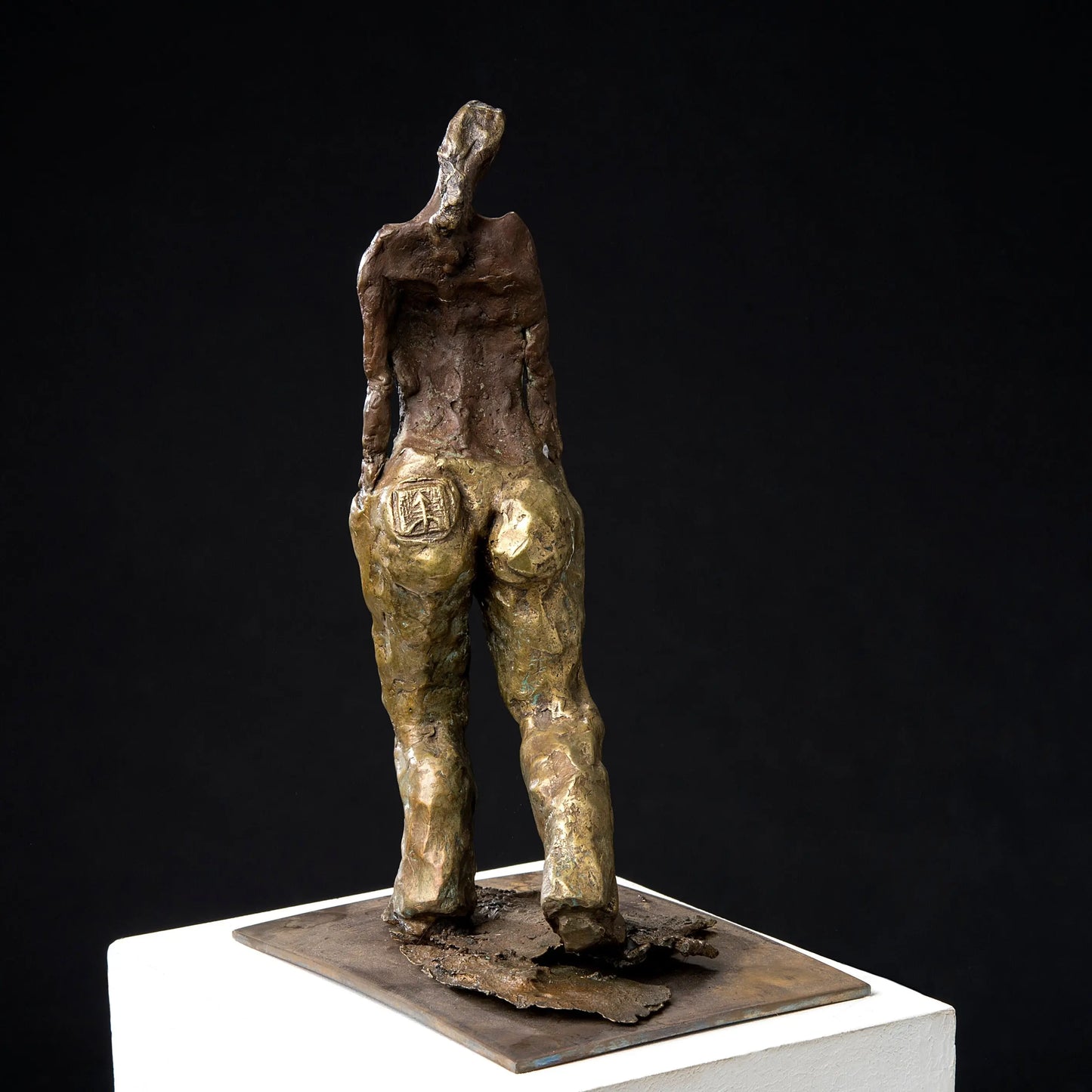 Mains dans les poches - Etru.fr